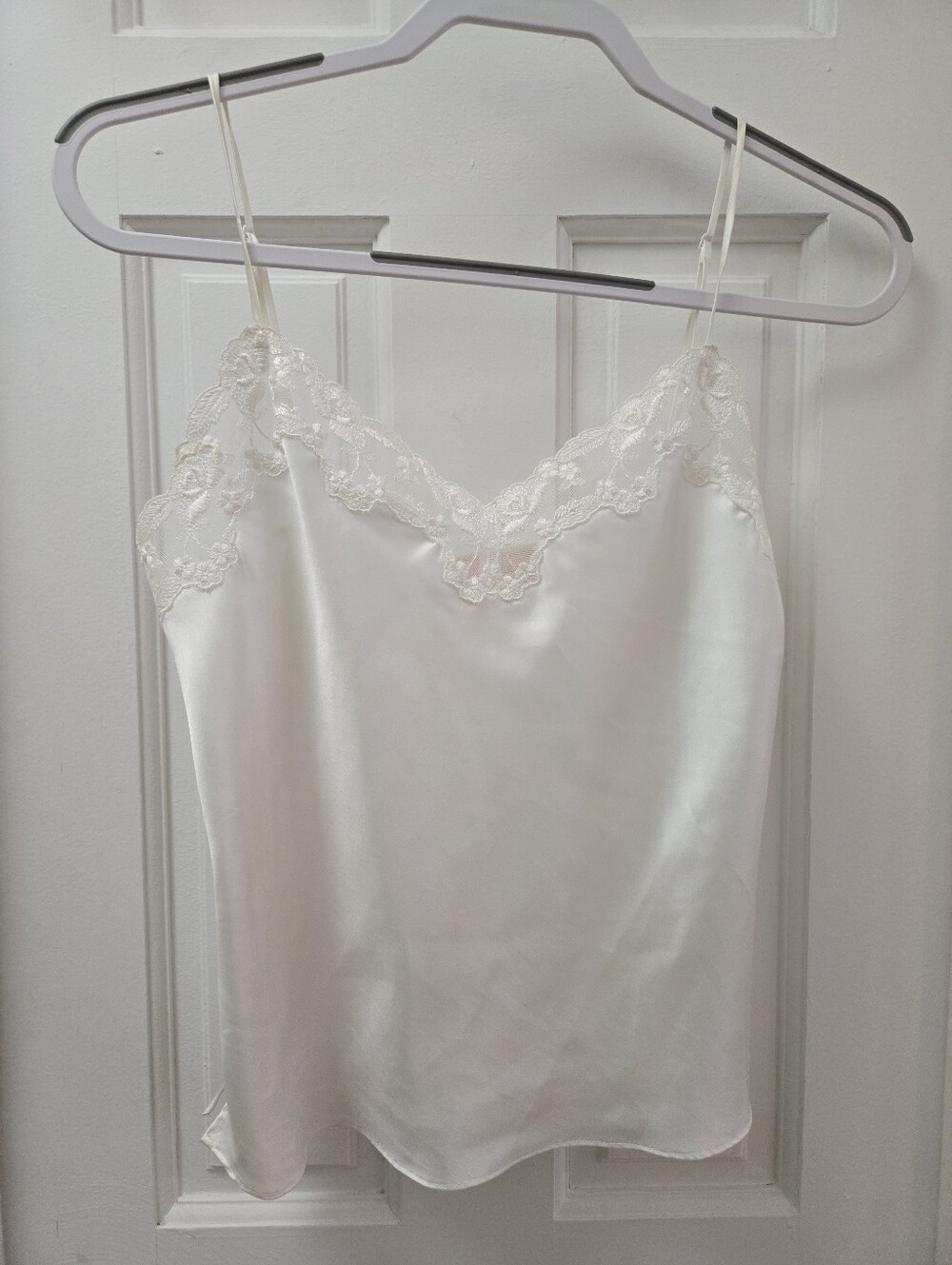 Vintage Y2K Victoria's Secret White Satin Lace Trim Chemise Camisole Slip Small